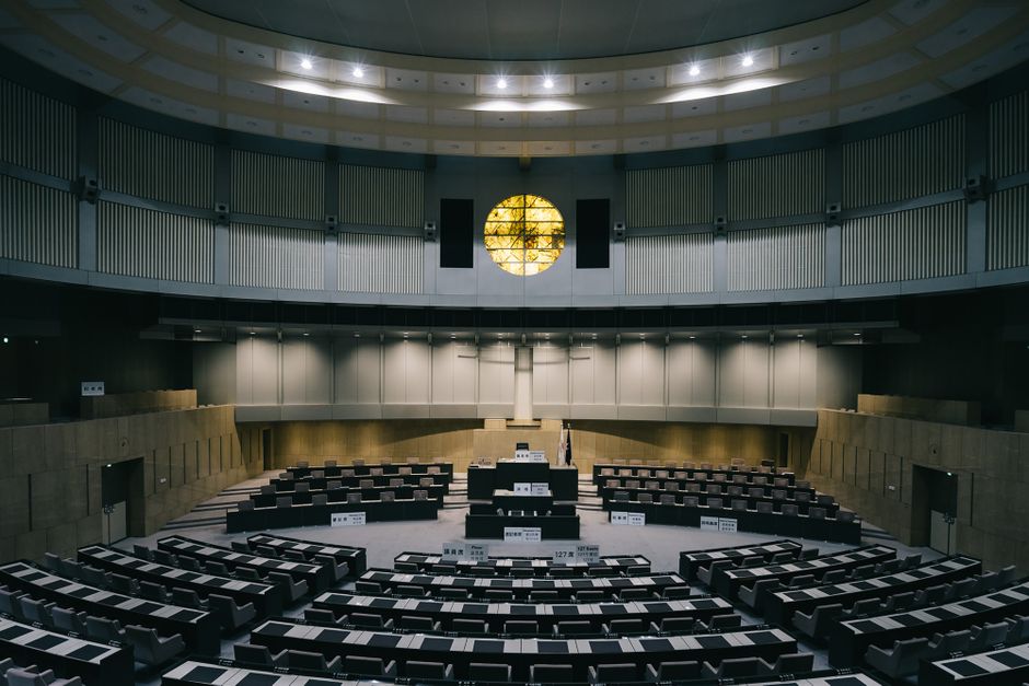 「福岡県庁・県議会問題」とは何か 県政の仕組みから読み解く